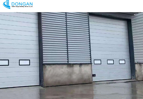 Industrial sliding-up door